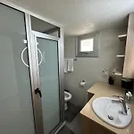 Topikos איה נאפה