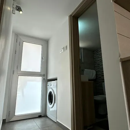 Topikos アヤナパ